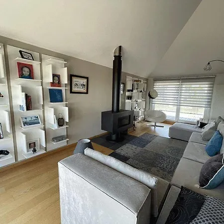 Appartamento Mitoyenne D'un Côté Avec Beau Jardin Arboré à Vendre Dans Un Quartier Calme De Cents Lussemburgo